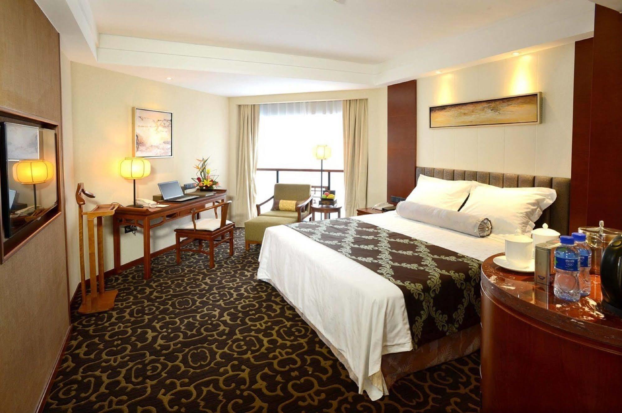 Отель Sunworld Dynasty Wangfujing