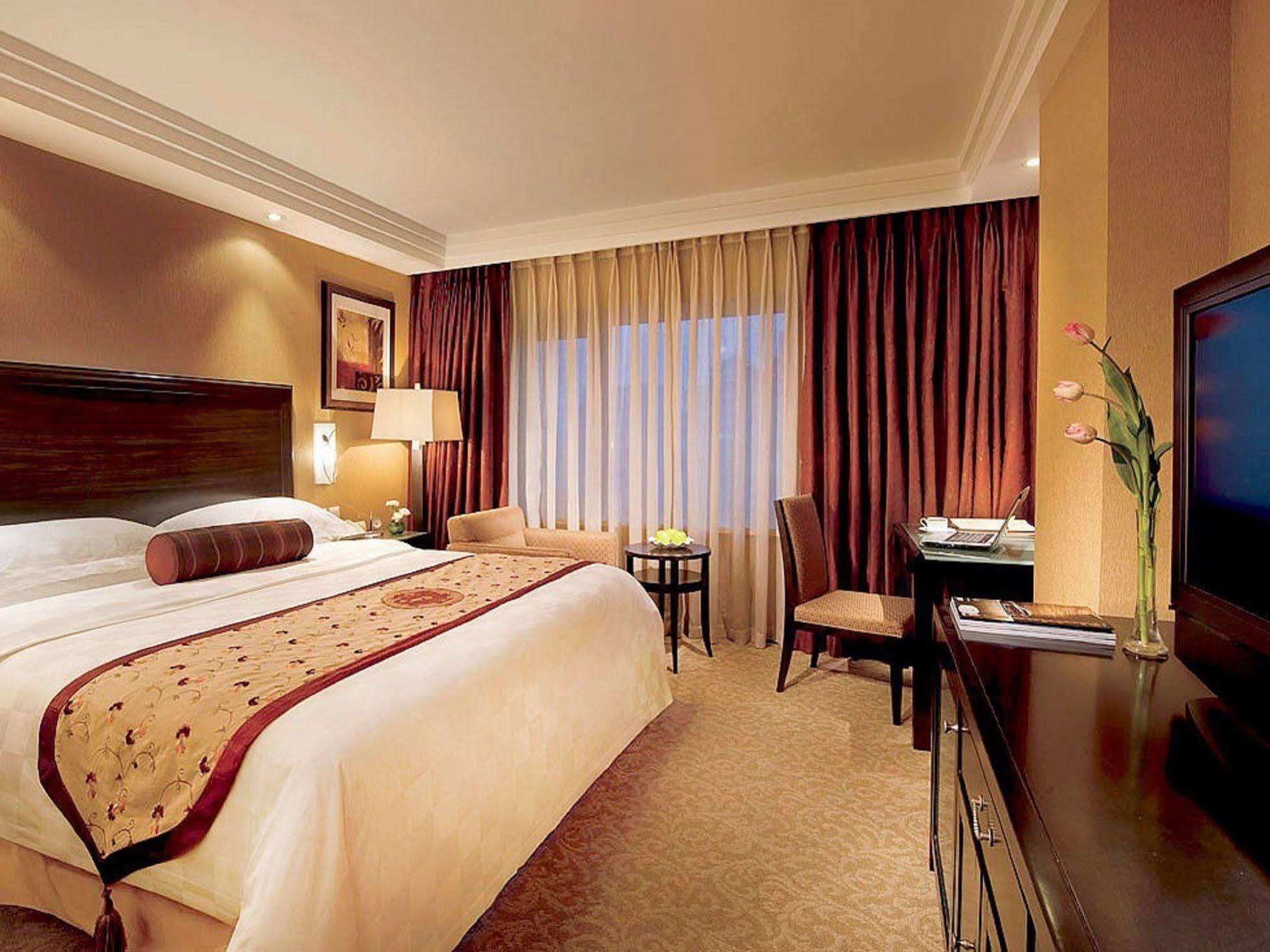 Отель Sunworld Dynasty Wangfujing 5*