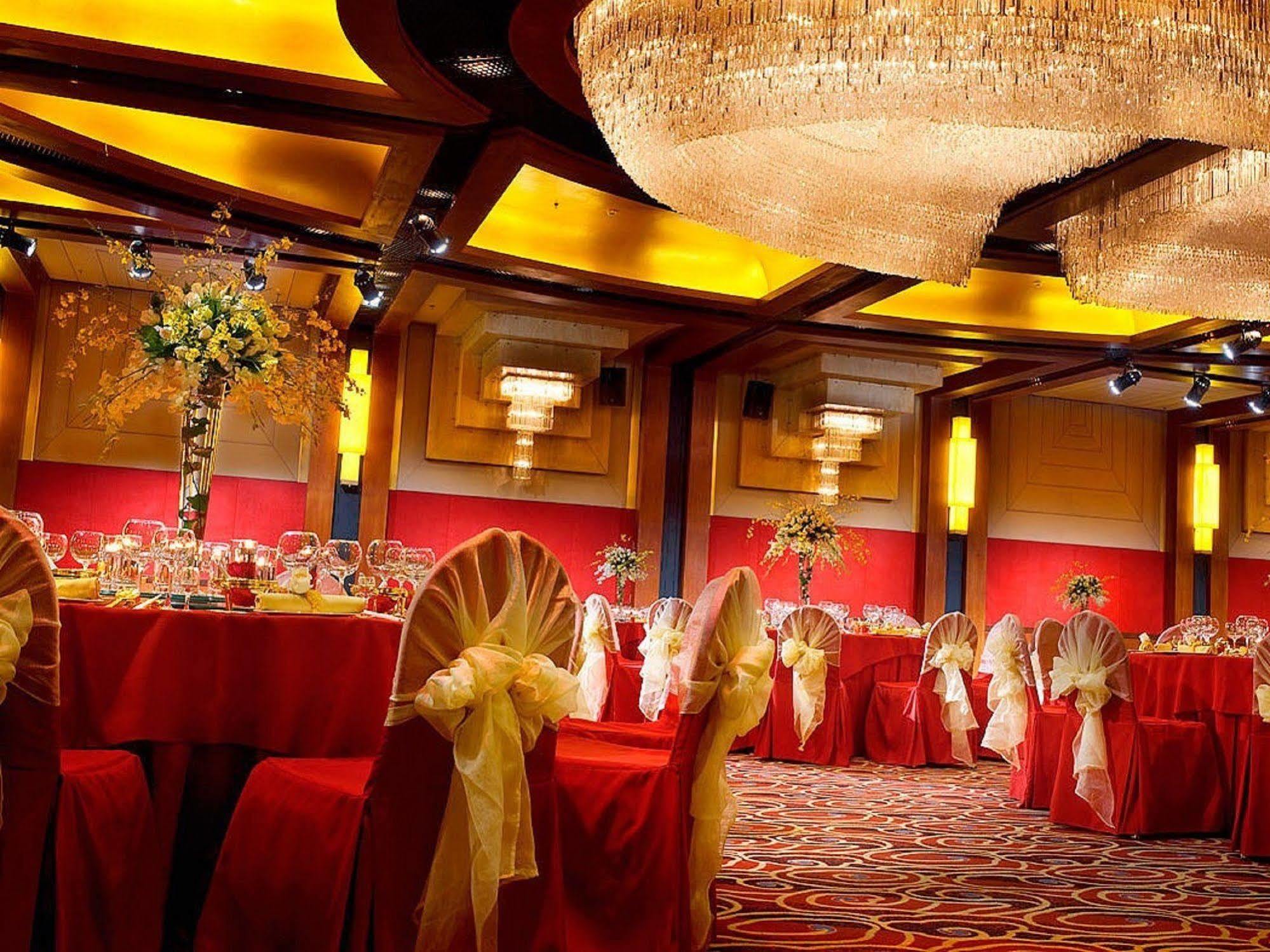 Sunworld Dynasty Wangfujing Отель Пекин